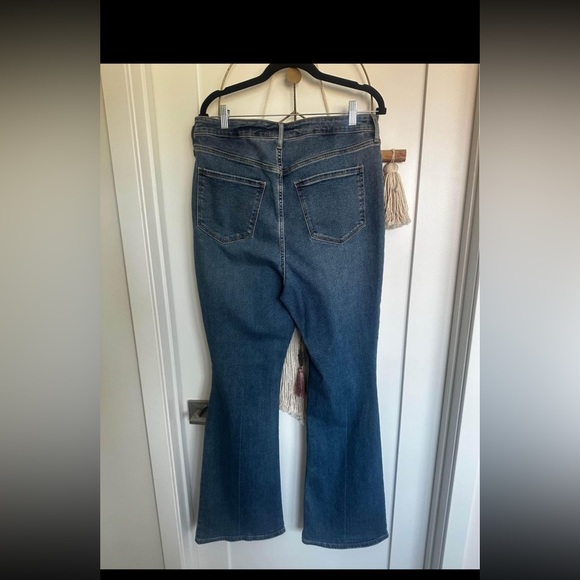 Old Navy Womens High rise Flare Jeans (new)-size 14 - Picture 3 of 4